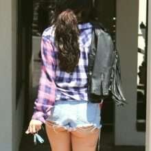 On voit les fesses de Selena Gomez !