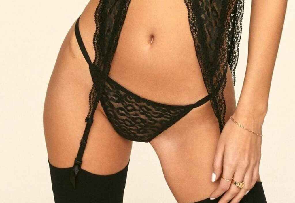 Cindy Mello en lingerie sexy