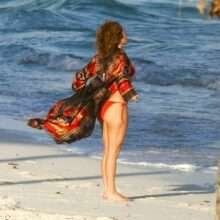 Jennifer Lopez en bikini aux îles Turques et Caïques