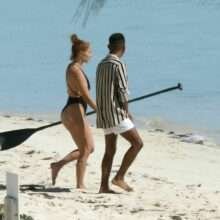 Jennifer Lopez en maillot de bain aux Caraïbes