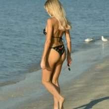 Nicole O'Brien en bikini à Dubaï
