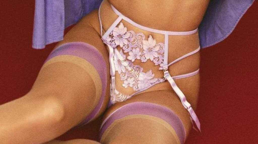 Ashley Roberts en lingerie sexy