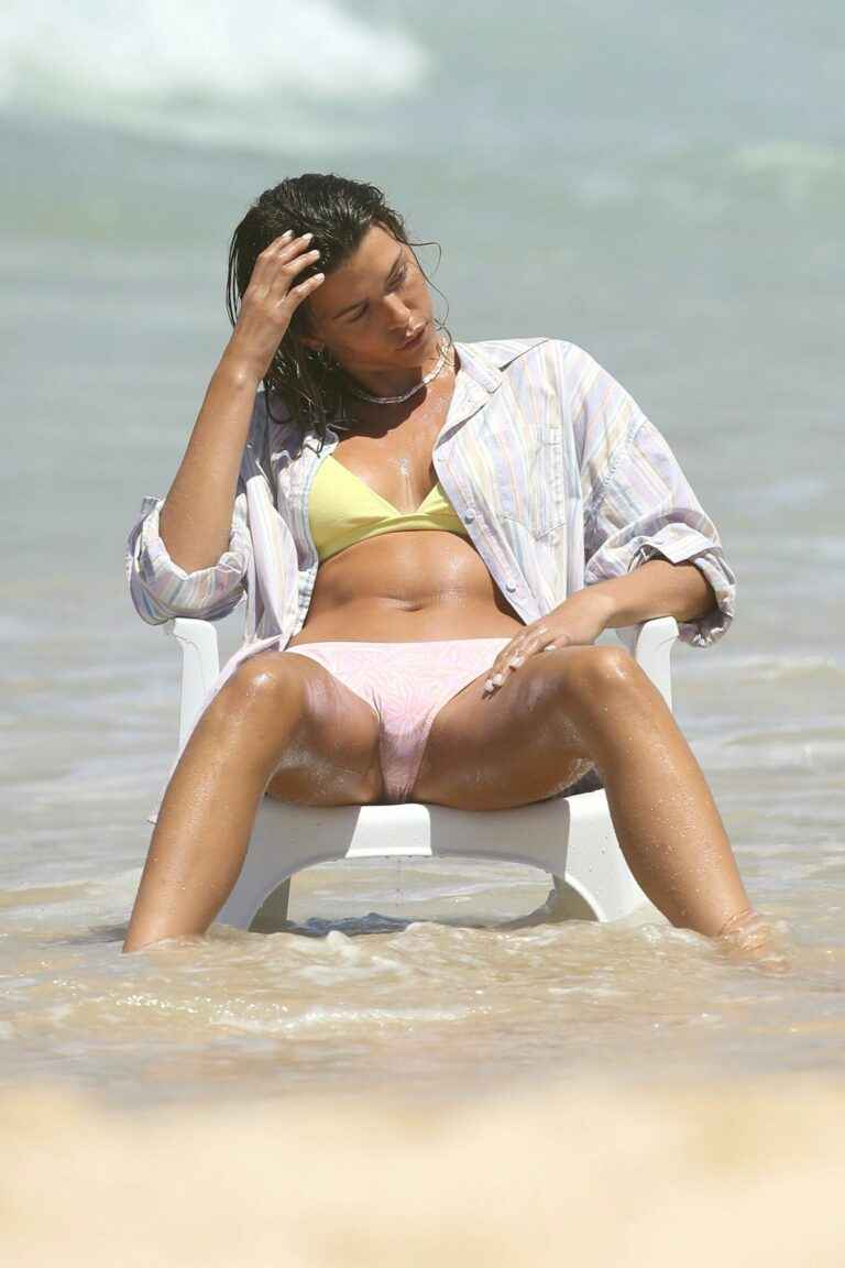 Georgia Fowler en bikini à Sydney