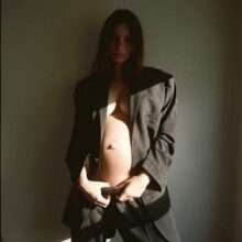 Emily Ratajkowski nue... Et enceinte
