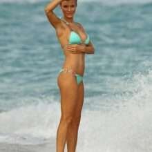 Joanna Krupa en bikini