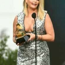Miranda Lambert ouvre le décolleté aux 63eme Grammy Awards