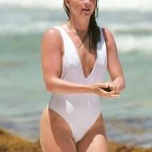 Julianne Hough sexy en maillot de bain