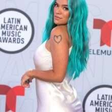 Karol G sans soutien-gorge aux Latin American Music Awards