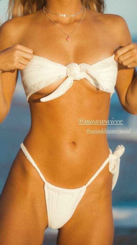 Marie Tomas en bikini