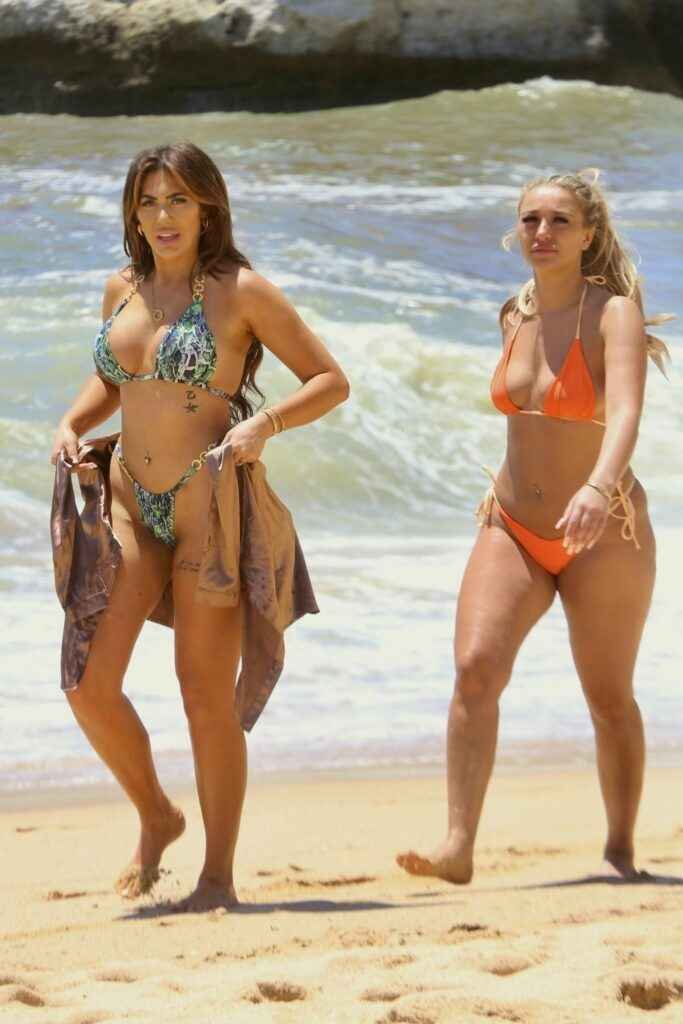 Chloe Ferry en bikini au Portugal