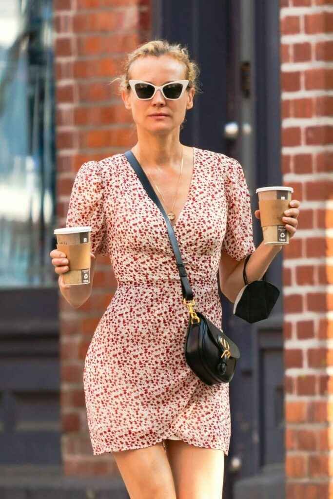 Diane Kruger en mini-jupe à New-York