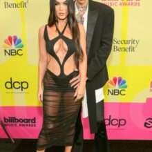 Megan Fox sans soutien-gorge aux Billboard Music Awards