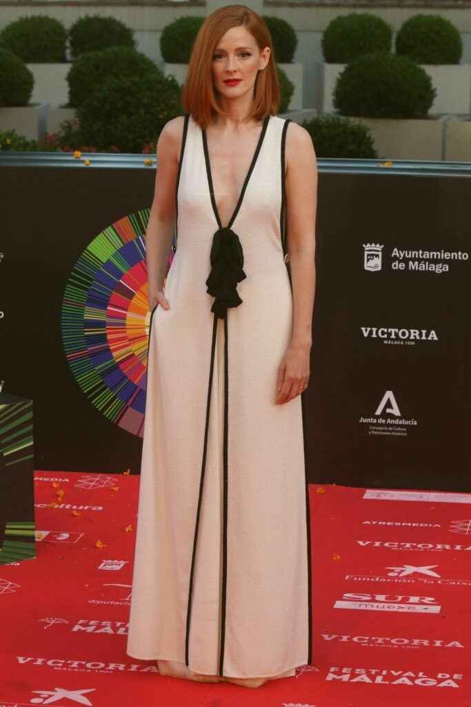 Ana Polvorosa sans soutien-gorge au Festival du Film de Malaga