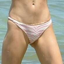 Behati Prinsloo en bikini à Miami