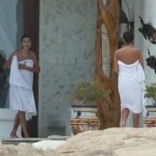 Kendall Jenner et Hailey Baldwin prennent du bon temps en bikini