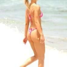 Laura Ivaniukas en bikini à Miami