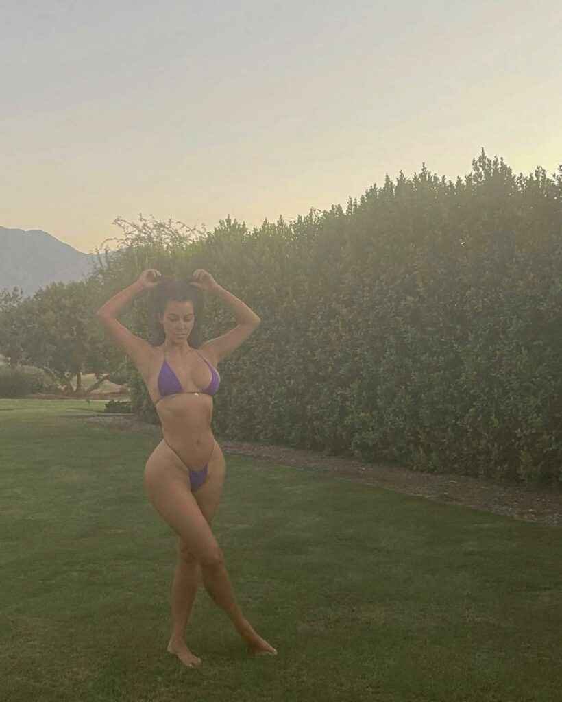 Kim Kardashian en bikini