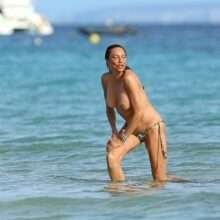 Lilly Becker seins nus à Ibiza