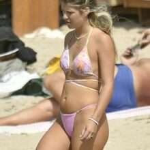 Anita Matamoros en bikini à Ibiza