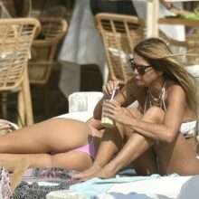 Anita Matamoros en bikini à Ibiza