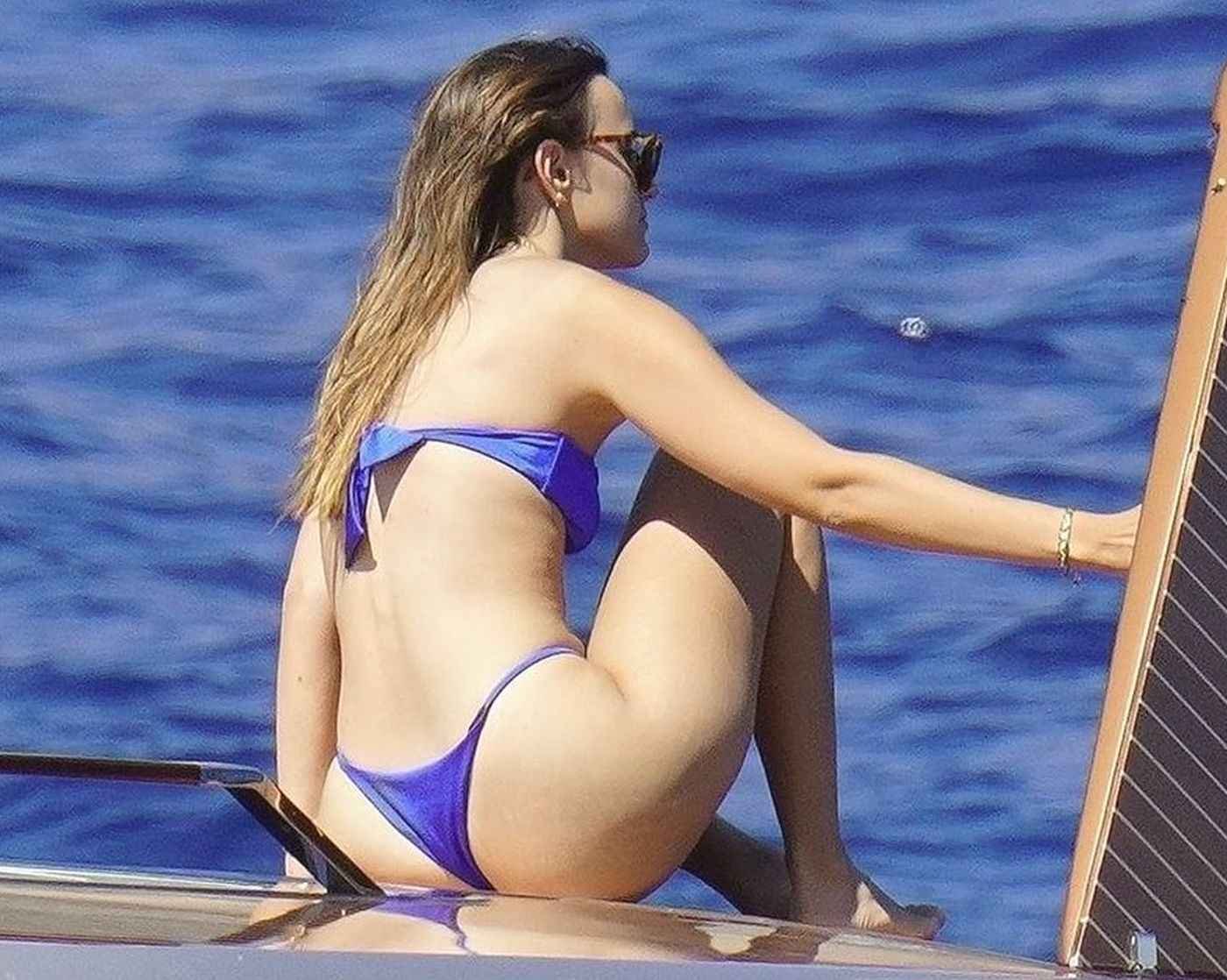 Charlotte Sine en bikini à Monaco