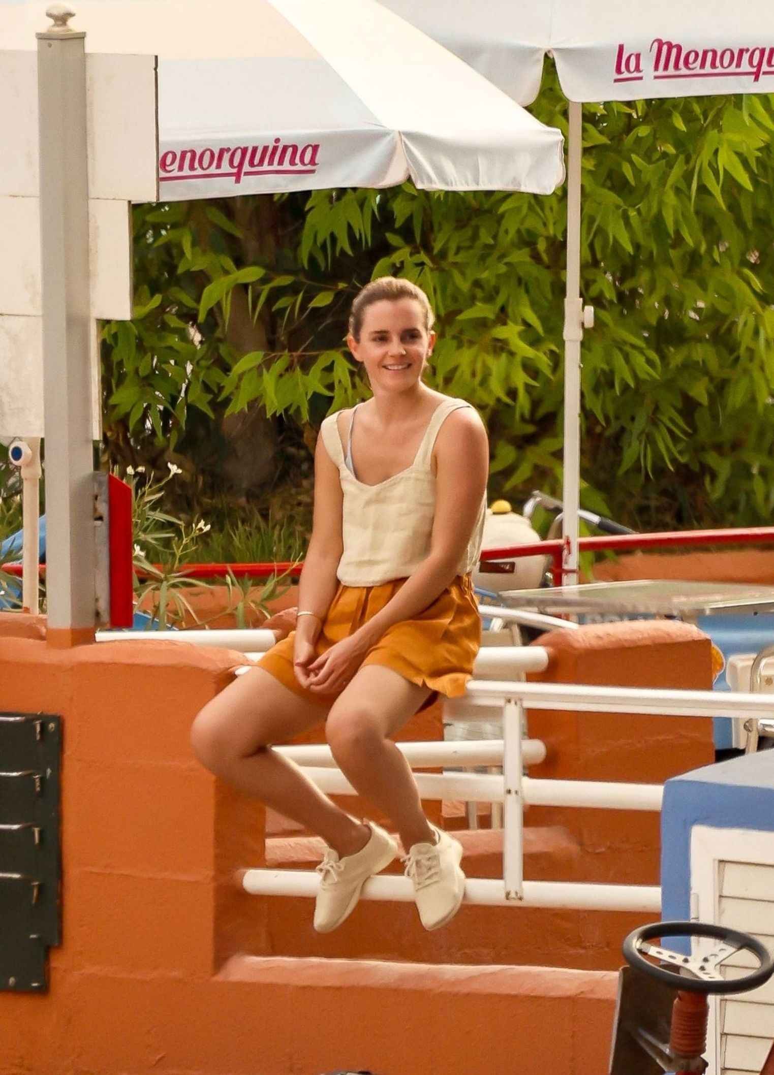 Emma Watson sexy à Ibiza