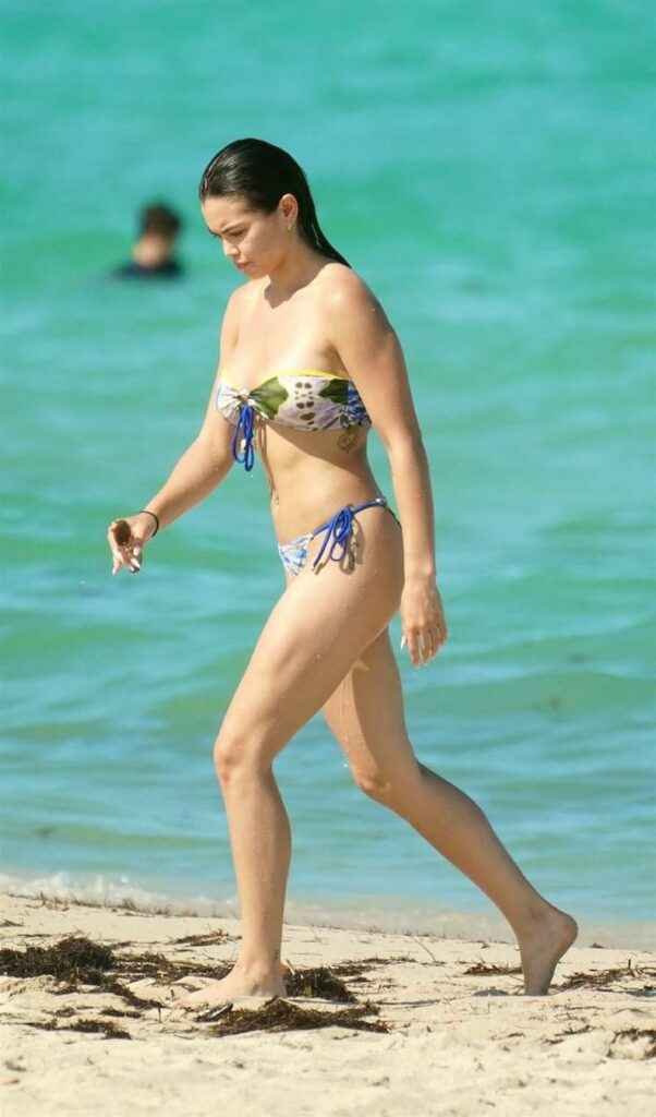 Paris Berelc en bikini à Miami