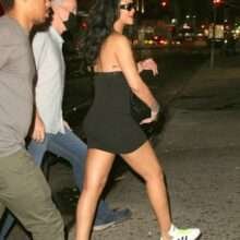 Rihanna Dans une robe légère et sans soutien-gorge à New-York