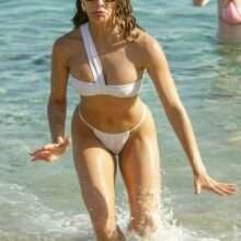 Tina Louise en bikini à Mykonos