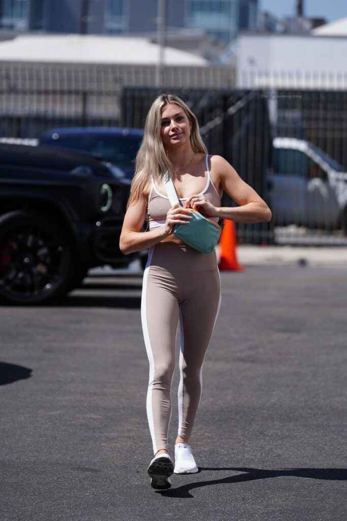 Lindsay Arnold sexy à Los Angeles