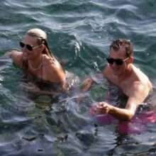 Molly Sims en bikini à Capri