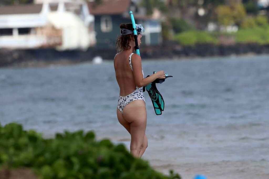 Rachel Bilson en maillot de bain à Hawaii