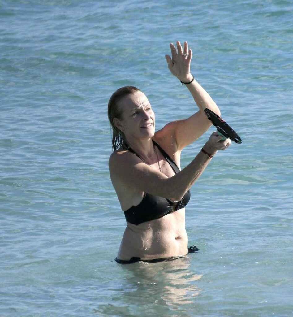 Estelle Lefébure en bikini