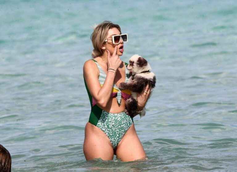 Khloe Terae en maillot de bain à Miami