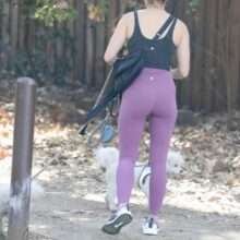 Lucy Hale en leggings à Los Angeles