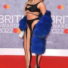 Talia Storm sexy aux Brit Awards