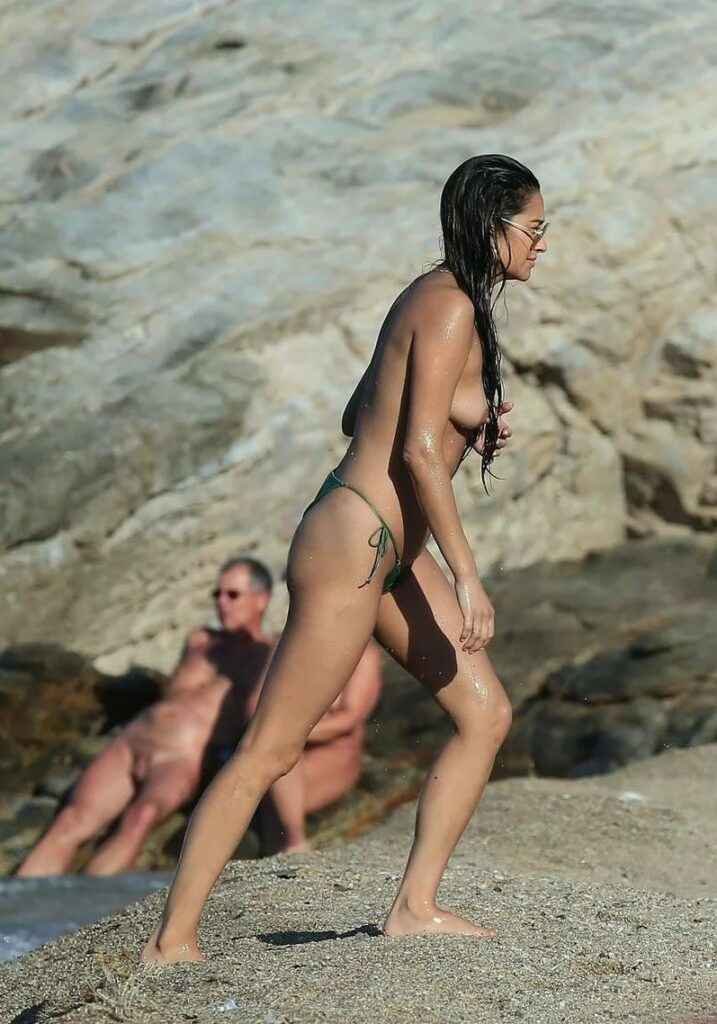 Shay Mitchell en bikini