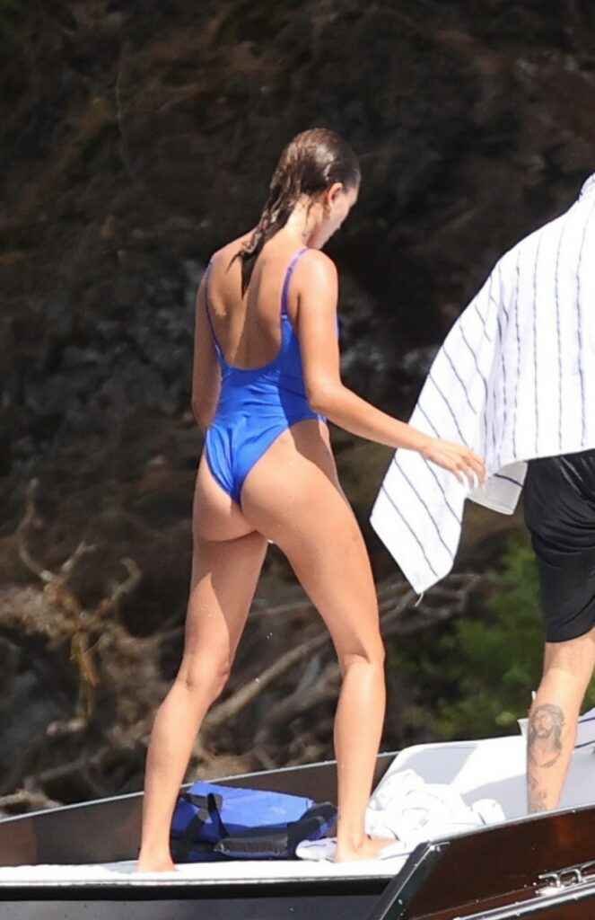 Haley Bieber en bikini sexy