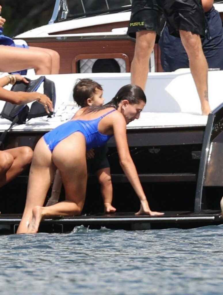 Haley Bieber en bikini sexy