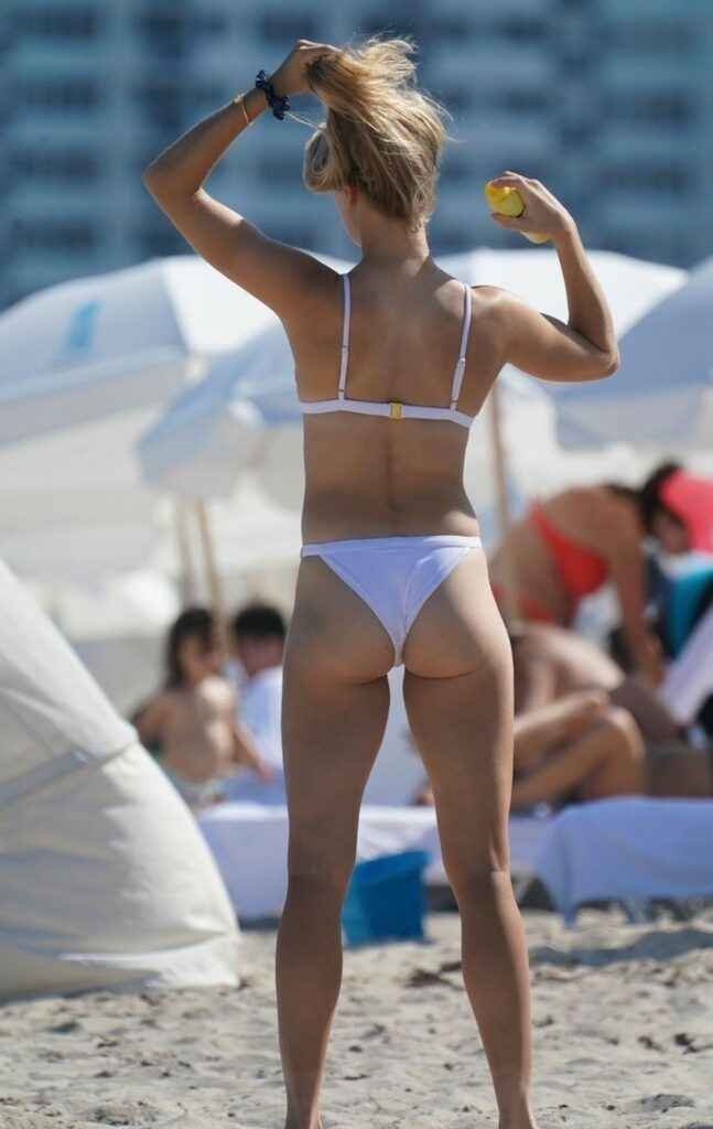 Eugenie Bouchard dans un bikini sexy
