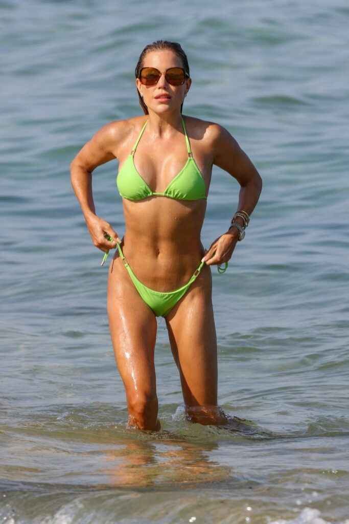 Sylvie Meis avec un bikini super sexy