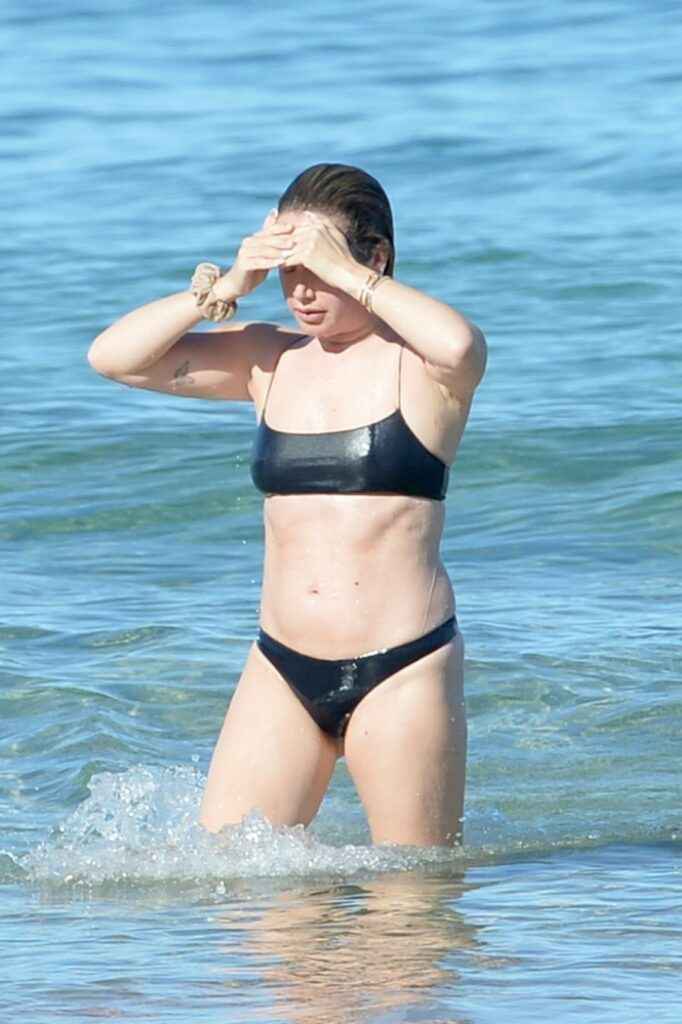 Ashley Tisdale en bikini