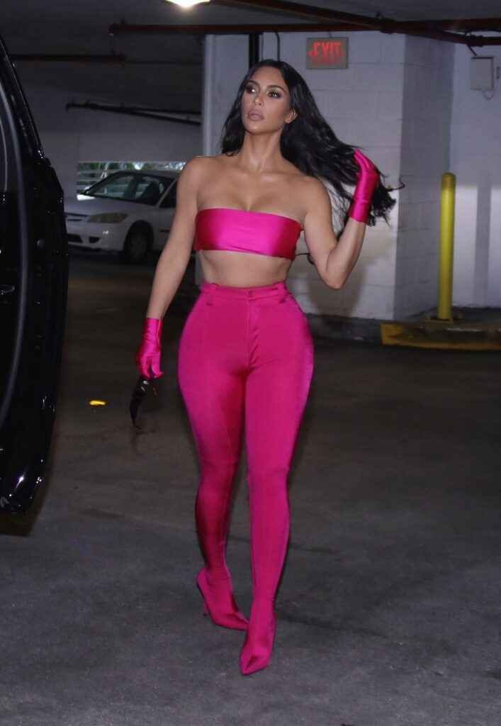 Kim Kardashian avec une tenue sexy