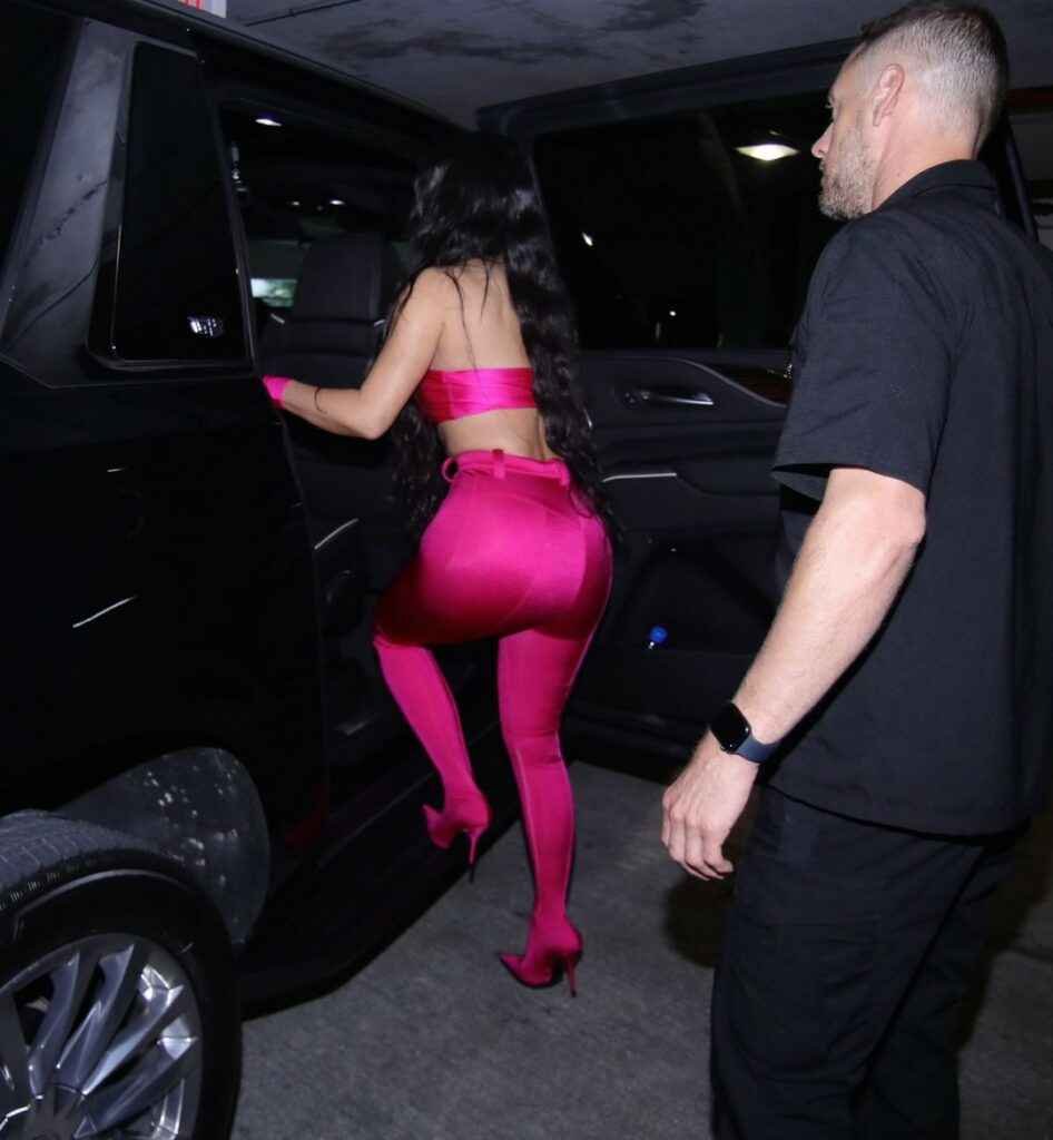 Kim Kardashian avec une tenue sexy
