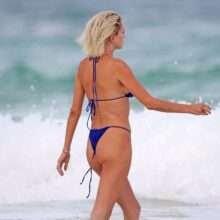 Caroline Vreeland avec un bikini bleu et cul nu !