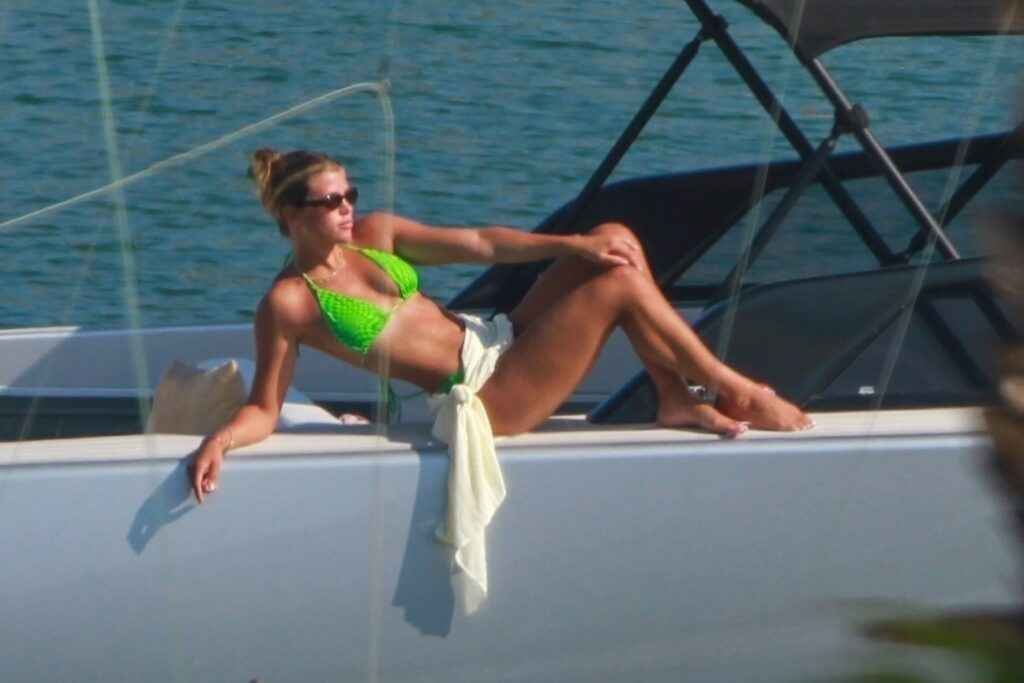 Sofia Richie avec en bikini vert
