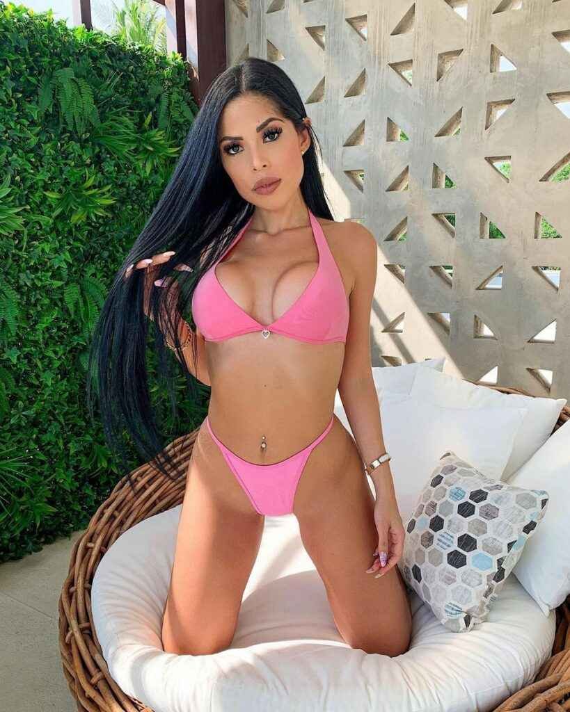 Amy Ramirez sexy