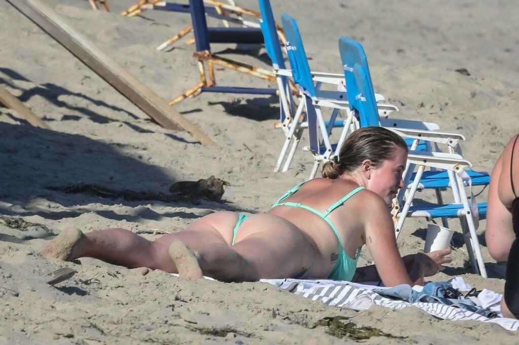 Ireland Baldwin est sexy en bikini