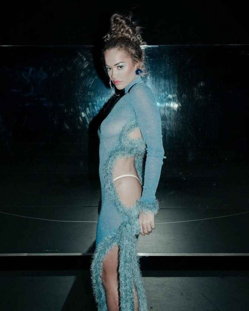 Rita Ora transparente