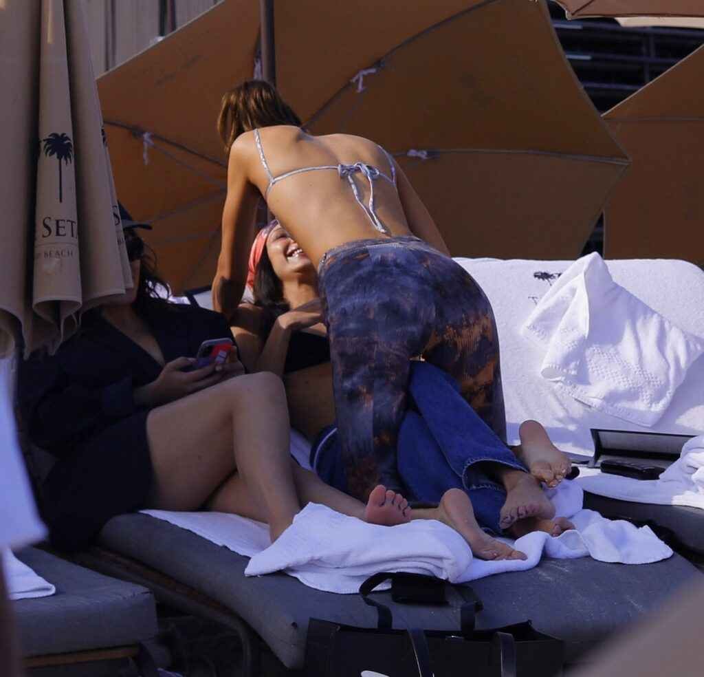 Kendall Jenner en bikini sexy